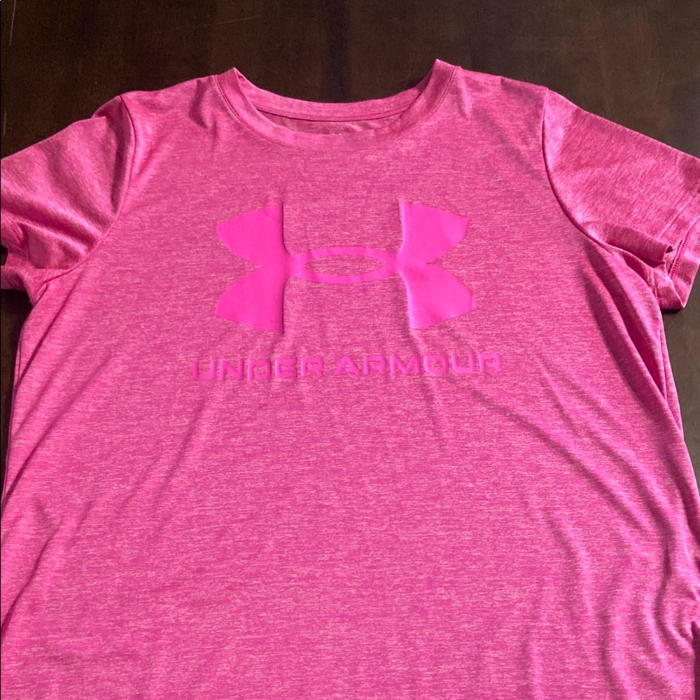 Under Armour Pink Performance Short Sleeve Tee NWOT. Size XL